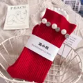 Chaussettes mi-mollet en tricot rouge pour femmes avec perles et strass scintillants. - Taille Unique (EU 34-39) / Rouge