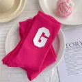 Calcetines de tubo medio rosa con parche de letra G de PU blanco, estilo universitario bonito - Talla Única (EU 34-39) / G rosa rojizo y blanco
