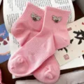 Cotton mesh ankle socks featuring sparkling rhinestone bee brooches, sweet preppy style pink socks. - Pink
