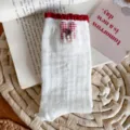 Calcetines blancos de media caña con volantes rojos y conejo de cuadros, muy suaves. - Talla única 34-39 / Burbuja
