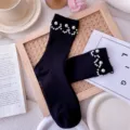 Calcetines negros a media pantorrilla con elegantes perlas y un lindo diseño ondulado de otoño. - Talla Única (EU 34-39) / Negro