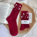 Chaussettes en tricot de perles rouges pour femmes, chaussettes mi-hautes japonaises chic. - Taille Unique (EU 34-39) / Bordeaux