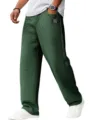 Detailansicht der Herren Freizeithose in Gruen mit Waffelstruktur und Taschenetikett nah. - S / Marineblau