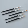 Set de 5 pinceles puntiagudos de detalle con mango de plastico negro para pintura. - Negro