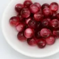 Perles rondes en résine œil de chat rouge foncé détail pour accessoires de bijoux faits à la main. - 8mm / Bordeaux