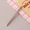 Beige eeuwige inktloze potlood voor studenten, stijlvolle minimalisten variant om te schrijven. - Khaki
