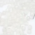 Gros plan de perles en verre craquelé blanc, idéal pour les bracelets et colliers faits main. - 10 mm / Trou env. 2,0 mm, 50 pcs / Blanc Transparent