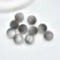 Gros plan de perles œil-de-chat mates grises de 16 mm pour bracelets DIY et accessoires. - 8mm / Gris Mat