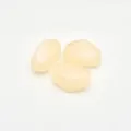 Perline in acrilico imitazione pietra irregolare dettaglio per bracciali orecchini. - Bianco avorio