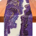Runner da tavola in marmo viola con dettagli dorati lucidi, decorazione elegante in stoffa. - Marmo Doratura Viola Bianco