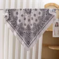 Klassieke zwart-witte paisley print vierkante sjaal elegante satijnen damessjaal - RY-01