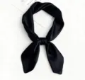 Effen moerbeizijde vierkante sjaal voor dames, elegante donkere halsdoek voor dagelijks. - 53x53cm / Zwart