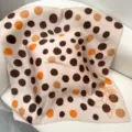 Foulard en Soie Carré Imprimé Pois Élégant Tour de Cou Femme Mode Accessoire Chic Soie Matière - Pois marron chaud RY-18