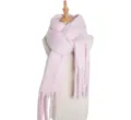 Roze lusgaren wintersjaal voor dames, zachte effen kleur gezellige gebreide wrap voor warmte. - Roze
