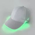 Weißes LED leuchtendes Baseball Cap mit grünem Lichtstreifen für Partys und Konzerte. - Weiß (grünes Licht)