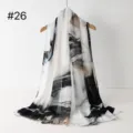 Schwarzer und weißer Farbverlauf abstrakter Print leichter Baumwollschal für Damen. - RY-26