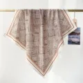 Foulard carré en coton à imprimé géométrique marron, écharpe rétro pour femmes. - Brun et Blanc Géométrique
