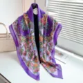 Lila Blumen Paisley Vintage Schal, leichtes ethnisches Drucktuch für stilvolle Mode. - Violette Blumenranken