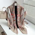 Elegante sciarpa scialle stampata paisley floreale etnica vintage, foulard leggero alla moda. - Beigegraues Paisley-Muster