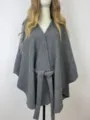 Grijs kasjmier-achtige riemomwikkelde cape poncho, elegante dames herfst winter kleding. - Grijs