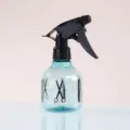 Flacone Spray per Capelli Blu Trasparente Salone Acqua Nebulizzatore Nero - Motivo a Forbici / Piccolo 250ml / Blu