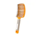 Brosse à cheveux courbée avec des poils de sanglier et corps en plastique orange pour le coiffage. - Orange avec plumes