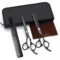 Kit de ciseaux de coiffure professionnels avec ciseaux droits, sculpteurs, peigne et étui de rangement. - Noir