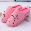 Rosa Plüsch Winter Hausschuhe Damen, süße Katzen Stickerei und warme dicke Sohle Indoor Schuhe. - Bär Stil-Rosa