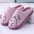 Rosa Pluesch Hausschuhe fuer Damen im Winter, warme weiche Baumwollschuhe mit suessem Stickmuster. - Bär Stil-Lila