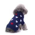 Joli pull tricoté pour animal de compagnie bleu foncé avec cœurs rouges et blancs pour l'hiver. - S (3-4 jin) / Pull MYD84 avec cœurs rouges et blancs