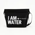 Schwarze wasserdichte Umhängetasche mit I AM WATER Aufdruck, dicke versiegelte Badetasche. - Spritzwassergeschützt Regulärer Stil / Schwarz