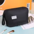Grosse Kapazitaet doppelschichtige Kosmetiktasche Reise Make-up Organizer fuer Damen. - Schwarz