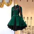 Vue détaillée de la robe de cosplay vintage renaissance à manches longues avec nœud et volants. - S / Vert