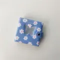 Mini classeur de photocard Polaroid 3 pouces avec motif marguerite et fenêtre papillon. - Fleur violette (inclut 20 pages intérieures en PP)