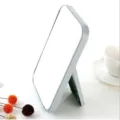 Minimalistische make-up spiegel voor op tafel, opvouwbare draagbare cosmetische spiegel. - Noords Blauw