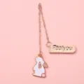 Süßes Metalllesezeichen mit weißem Kaninchen Emaille Anhänger und Roségoldkette - Klein - Hase