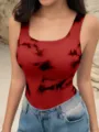 Vue détaillée du superbe débardeur sans coutures à imprimé tie dye rouge pour femme. - S / Tie-dye café et noir