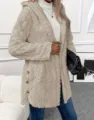 Cardigan de felpa beige con capucha detalle mostrando tejido teddy y botones laterales. - S / Tops / Albaricoque