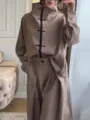 Lässiges Set aus Stehkragen-Oberteil mit Knöpfen und weiten Hosen für Damen, komfortabel. - S / Oberteil Und Unterteil / Khaki