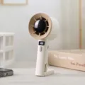 Mini ventilatore turbo portatile con display digitale, 120 velocità, ricaricabile tramite USB. - Albicocca