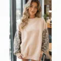 Loose mock neck contrast camo fleece sweatshirt, casual autumn winter pullover for women. - S / Apricot