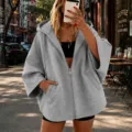 Cárdigan casual con capucha y cremallera gris liso con cómodas mangas 3/4 para mujer, ideal para otoño. - Gris claro