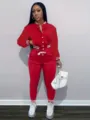 Tuta sportiva rossa a due pezzi con giacca in stile college e pantaloni coordinati. - Rosso Brillante