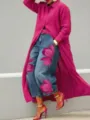 Elegant langerm overhemdjurk en spijkerbroek met bloemenprint modieuze outfit voor dames. - Rozerood