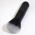 Brocha de maquillaje kabuki negra profesional para polvos sueltos y base de cara. - Negro