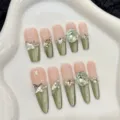 Handgemachte lange künstliche Nägel mit Cat Eye Farbverlauf und Strasssteinen 10 Stk - XS / Dünner Stiletto-Stil (713) / Olivgrün Katzenauge Farbverlauf