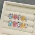 Détails d'ongles press-on faits main collection printemps été avec fleurs et paillettes. - Très Petit (XS) / 1765-Cercueil Extra Court