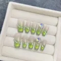 Faux ongles effet œil-de-chat dégradé vert avec strass scintillants et cristaux détail - Très Petit (XS) / 1670-Cercueil Moyen