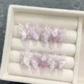 Kit d'ongles press-on faits main avec dégradé rose et ailes de papillon 3D blanches brillantes. - Très Petit (XS) / 1688-Cercueil Super Long