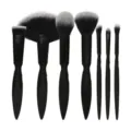 Detailansicht des 7-teiligen schwarzen Make-up-Pinsel-Sets mit weichen Synthetikborsten. - Schwarzer Griff Zweifarbiges Haar / 7-teiliges Set / Schwarz